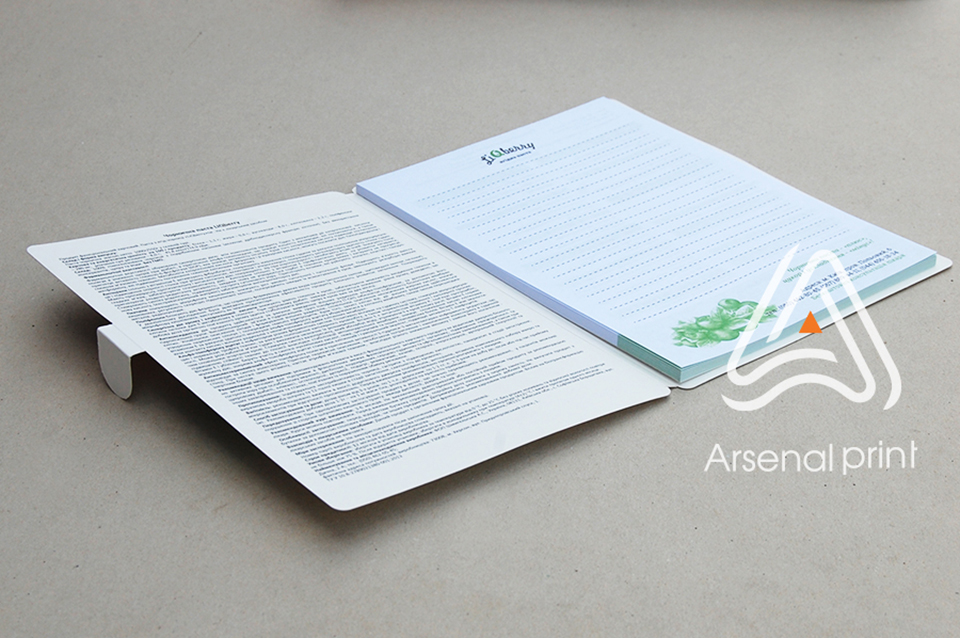 Блокнот з відривними аркушами і застібкою