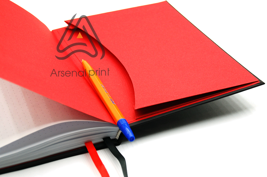 Кишенька (конверт) в блокнотах та щоденниках