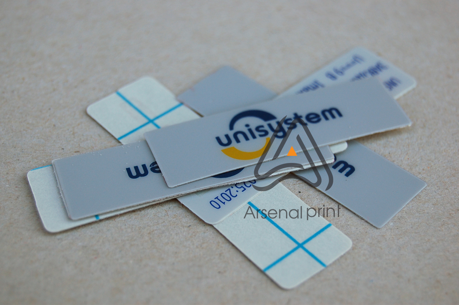 plastikoviye nakleyki