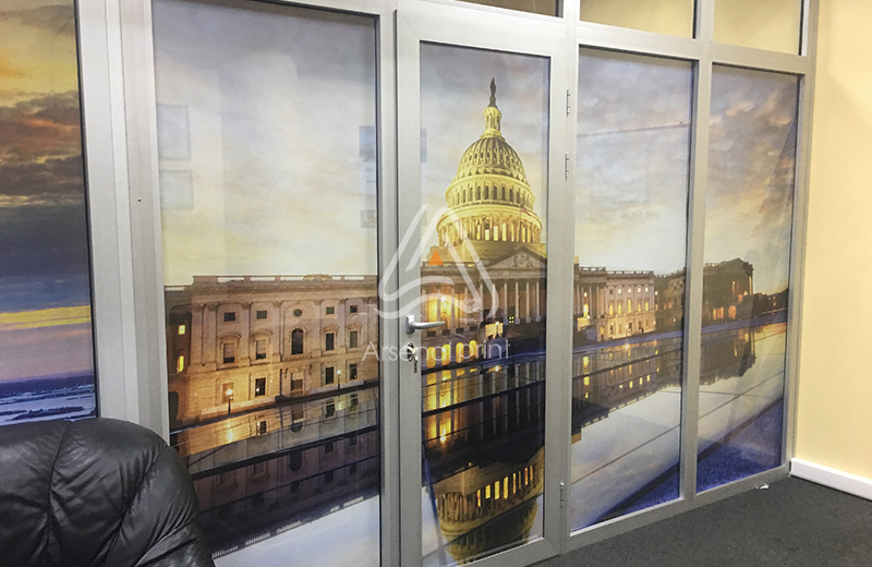 Оформлення і поклейка плівкою в офісі