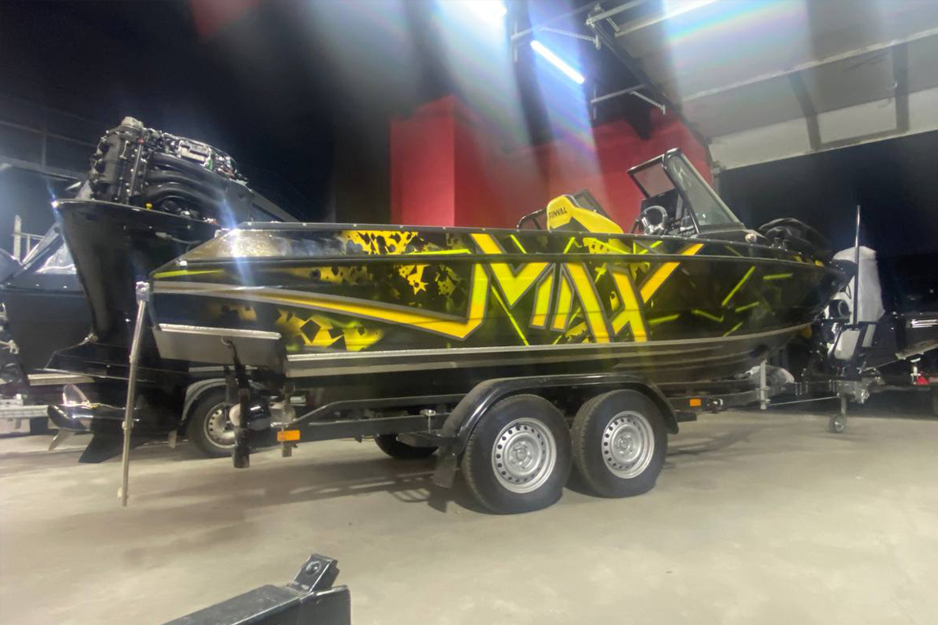 Поклейка лодок