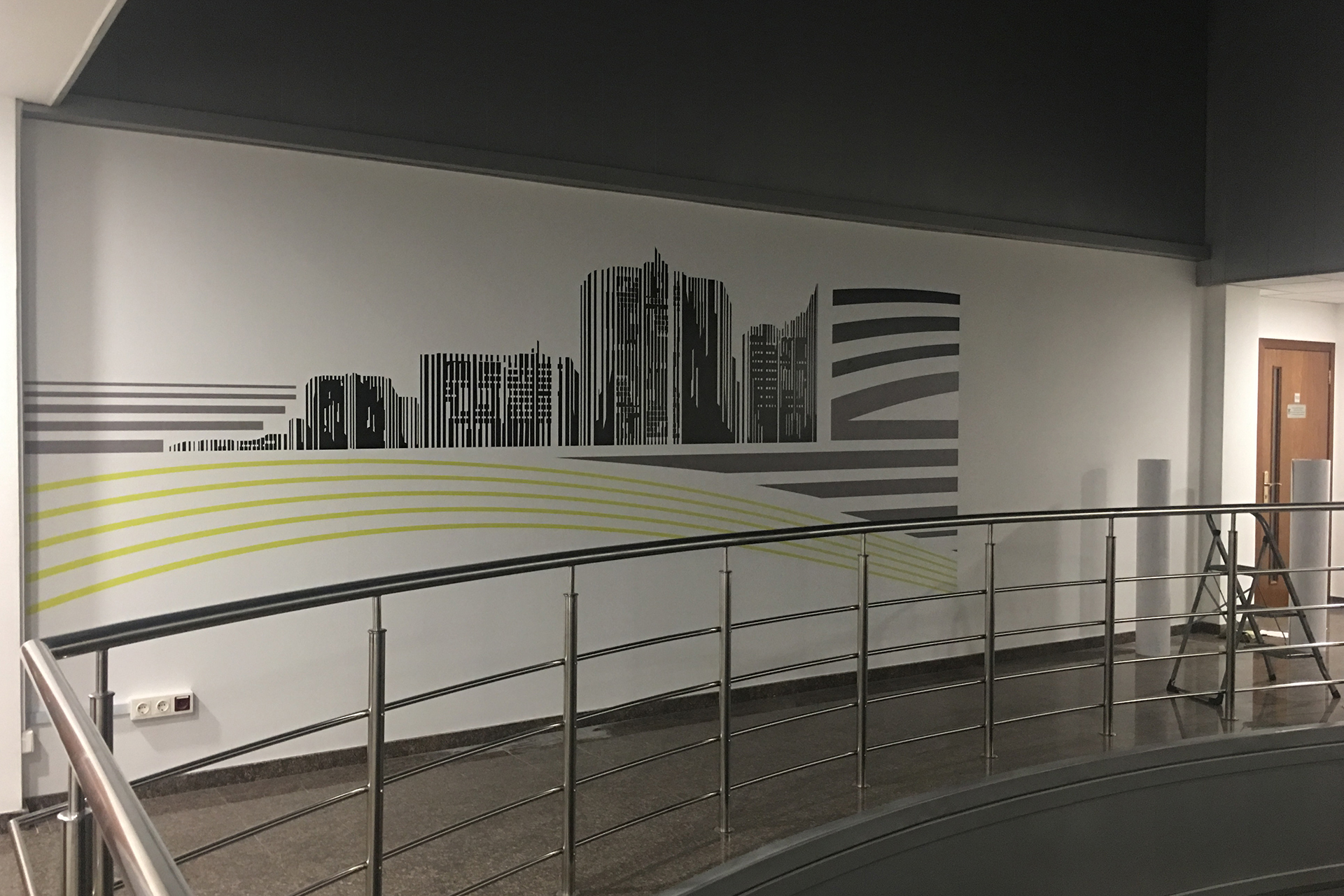 Поклейка офісів