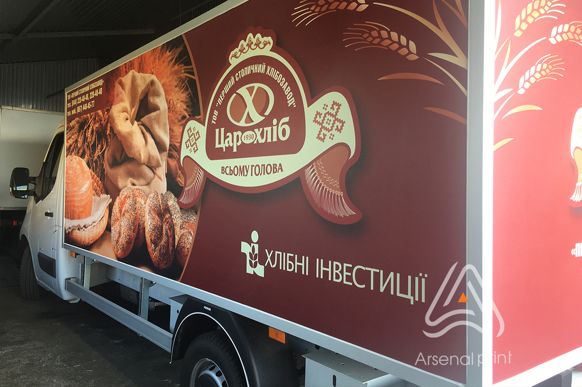 Друк на плівці і поклейка фургона