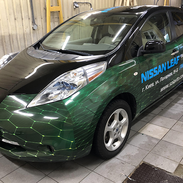 Брендування рекламне Nissan Leaf