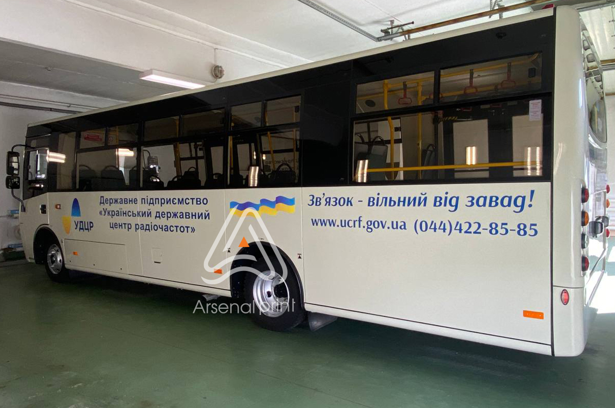 Обклейка фірмова автобуса