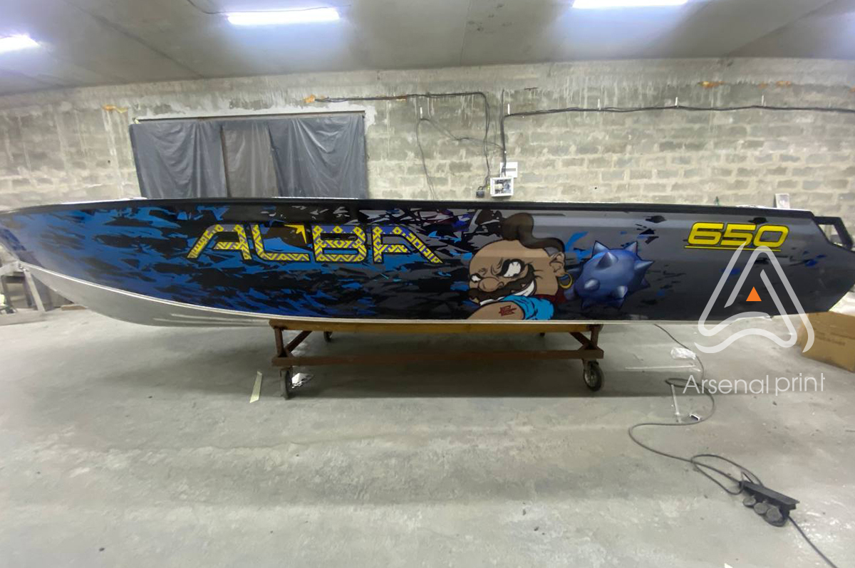 Обклейка лодки вінілом