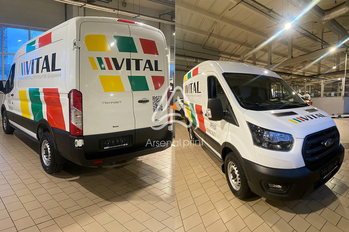 Поклейка реклами на мікроавтобус