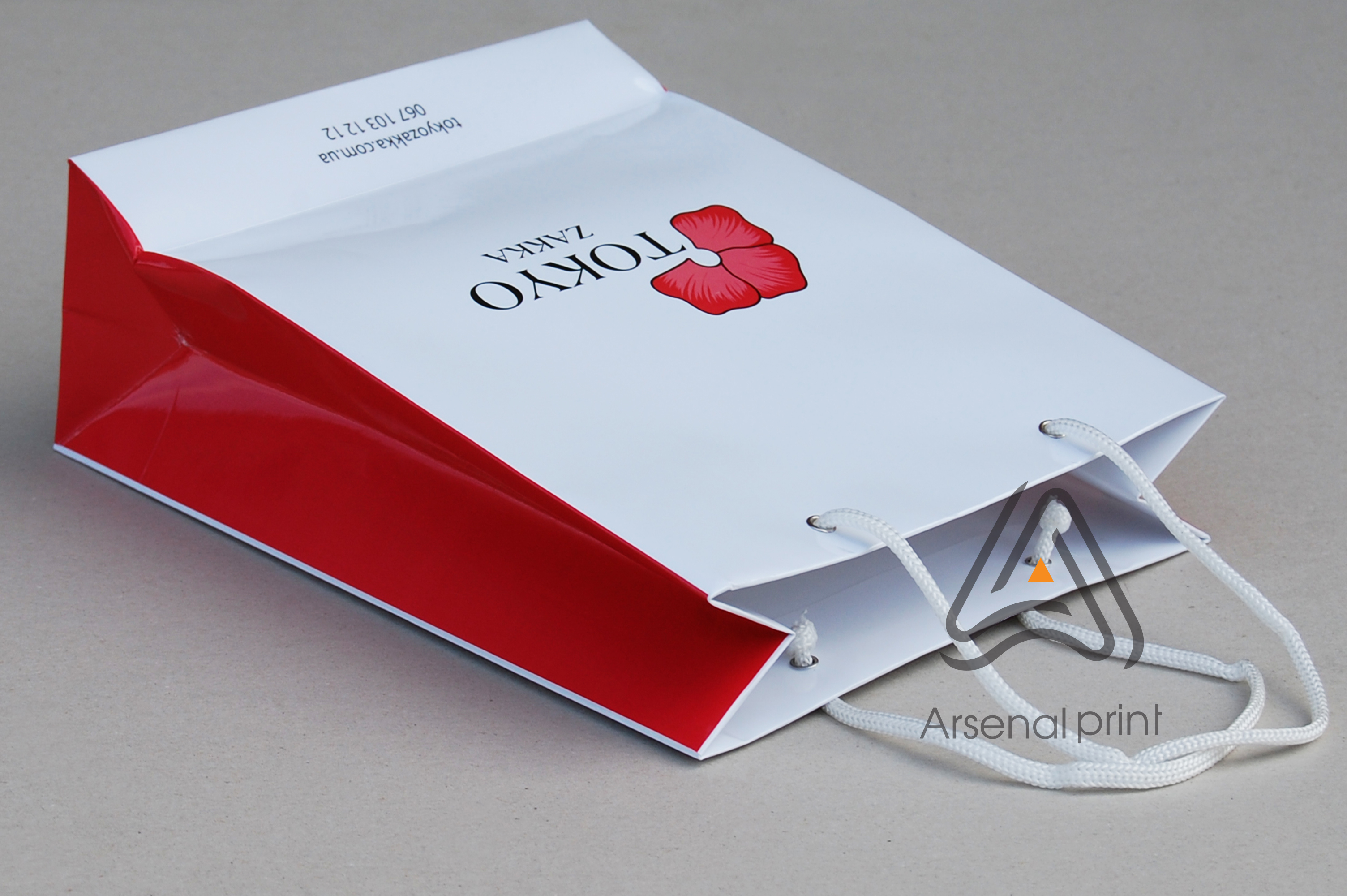 bumagniy-paket-s-laminaciyey