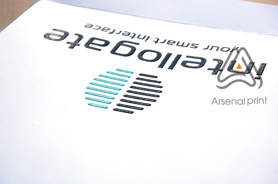 об'ємний УФ лак