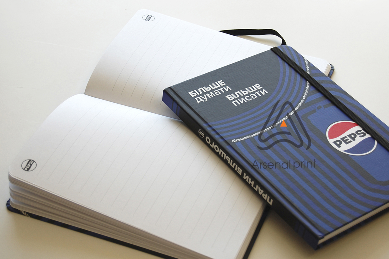 Блокнот з твердою палітуркою