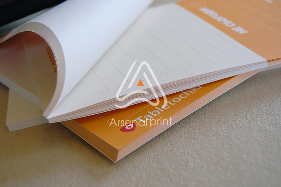 Бічне проклеювання блокнота без обкладинки