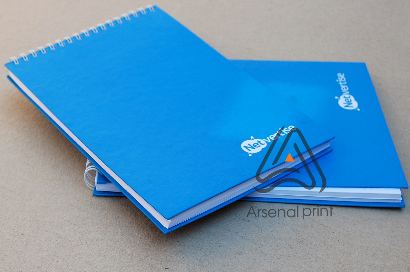 zakazat-bloknot-tverdiy-pereplet