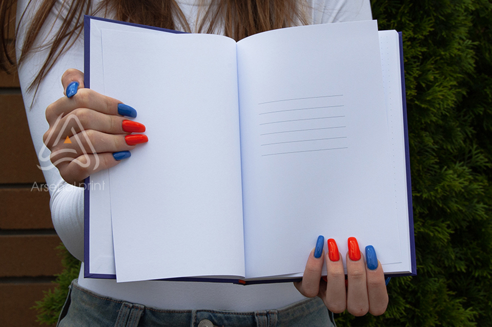 Друк блокнота в крапку - Тверда обкладинка, блокнот із резинкою