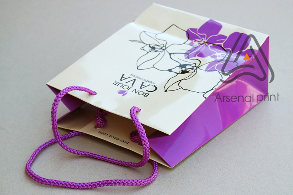 Паперовий пакет з ламінацією