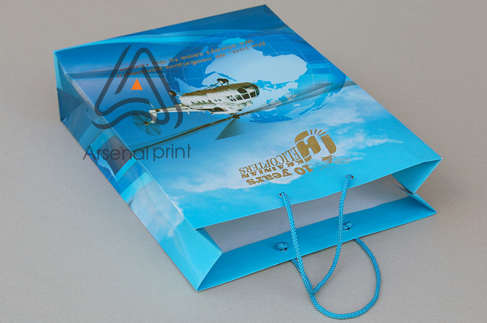 Пакет бумажный с тиснением - Заказать!