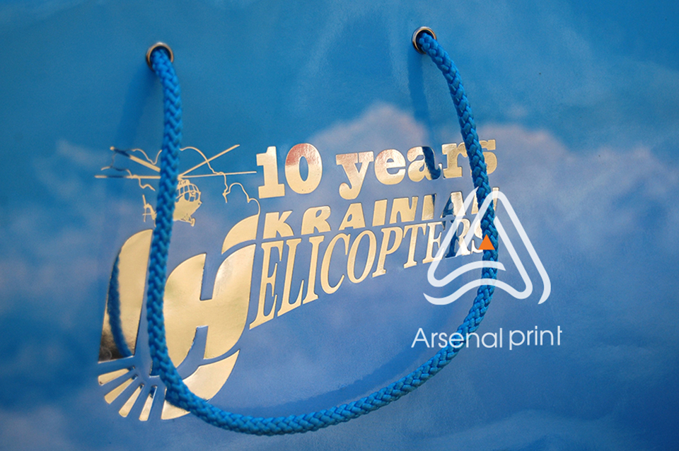 Тиснение фольгой на бумажном пакете