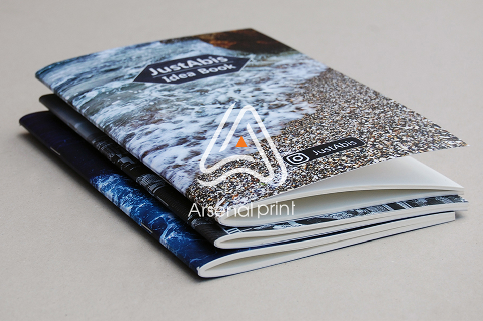 Зошити з логотипом