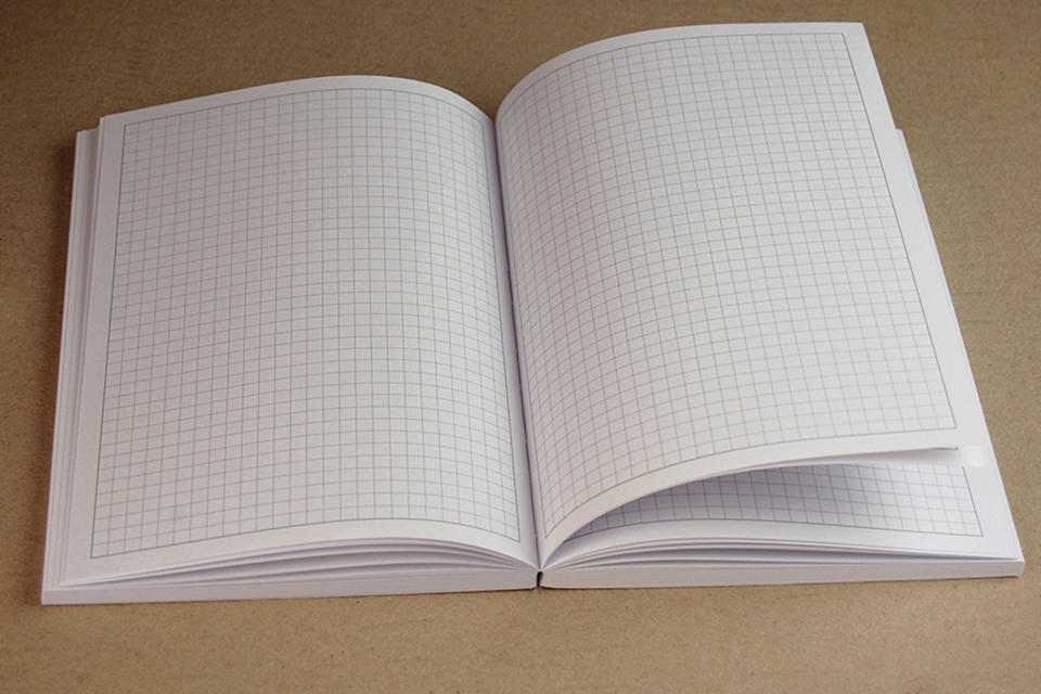 Зшитий блок в клітинку