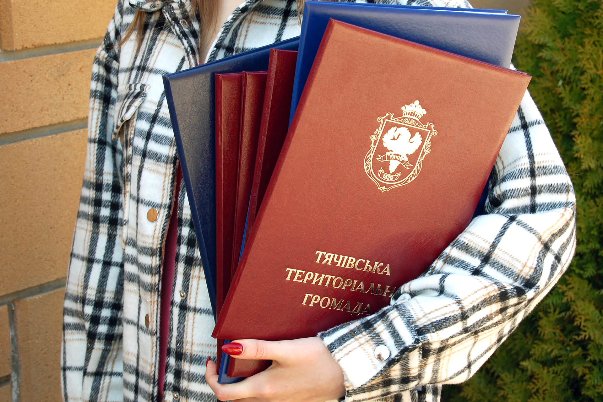 Тиснення на обкладинках А4