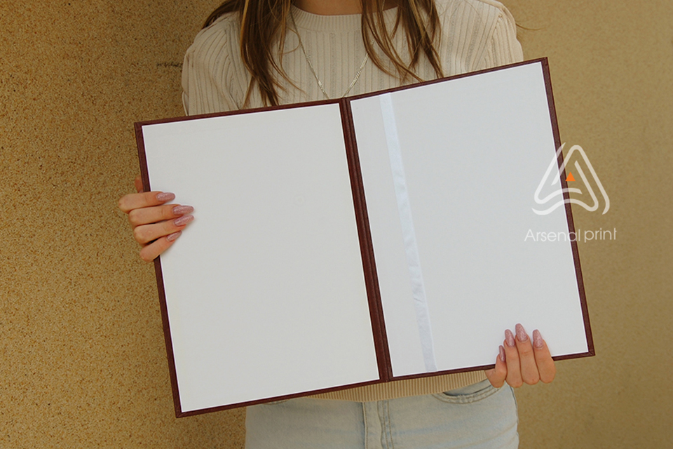 Обкладинка на випускний -вручення Диплома