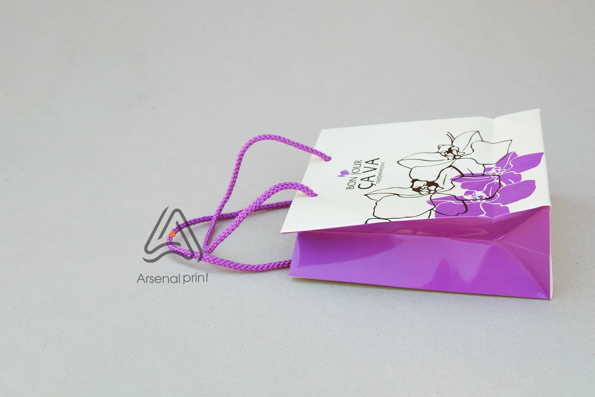 Замовити друк на пакетах Друк паперових пакетів